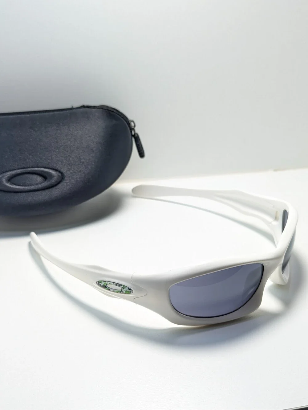 Oakley Monster Doggle White Outdoor Wraparound Unisex Classic Sports Sunglasses